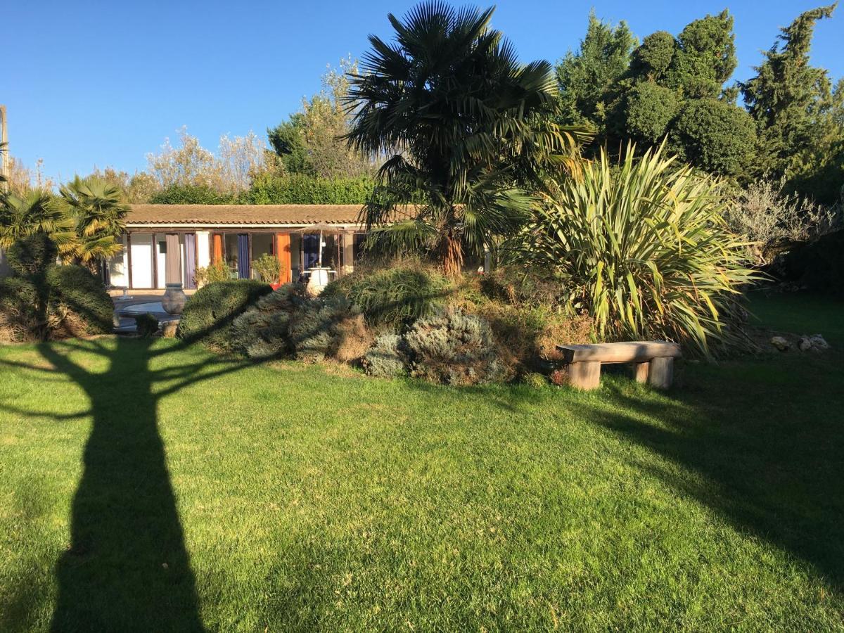 Bed and Breakfast Mas De La Butte Blanche Orgon Exterior foto